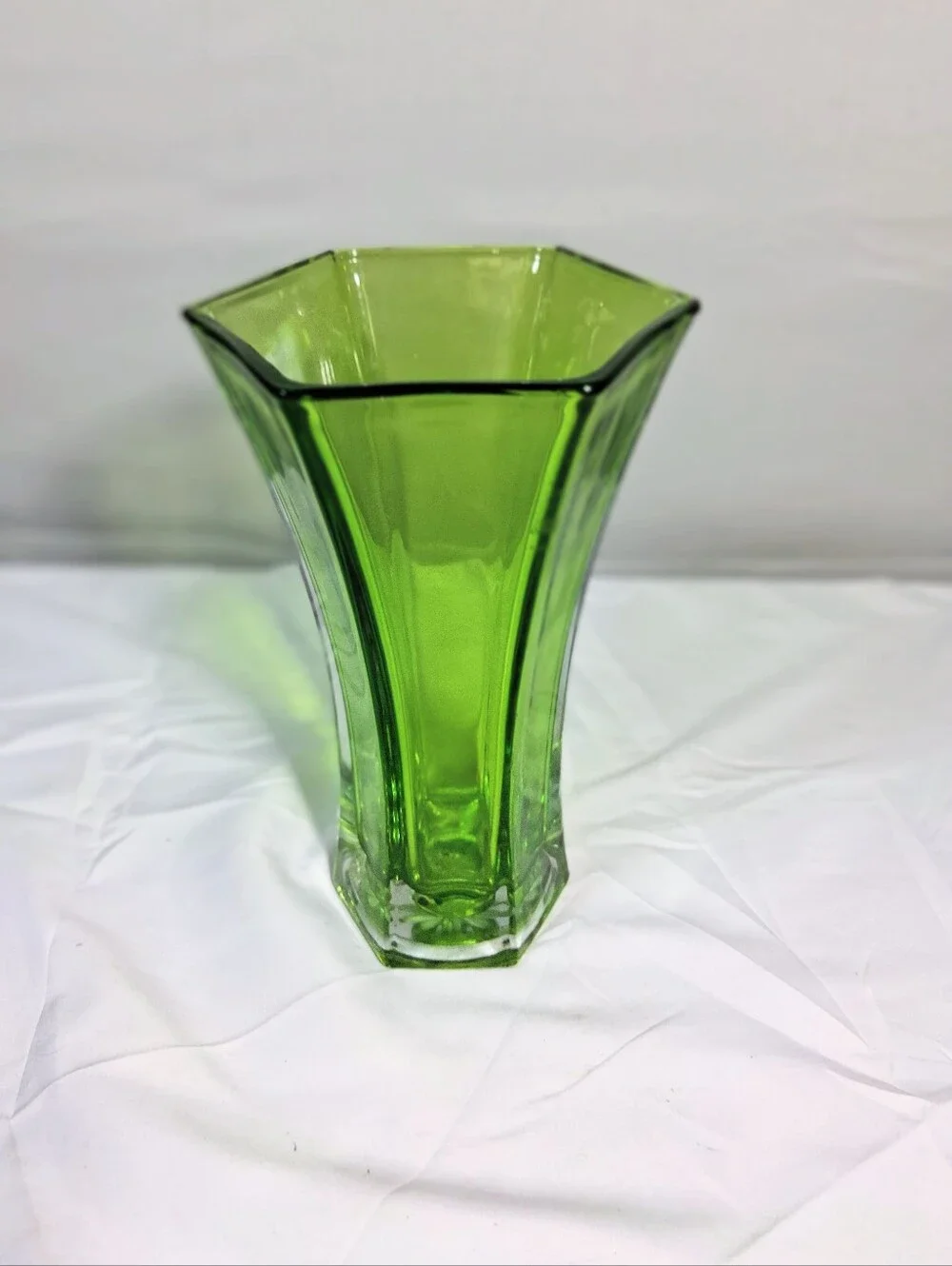Vintage Emerald Green Hoosier Glass 4040 Art Deco Early to Mid 1900's Glass Vase